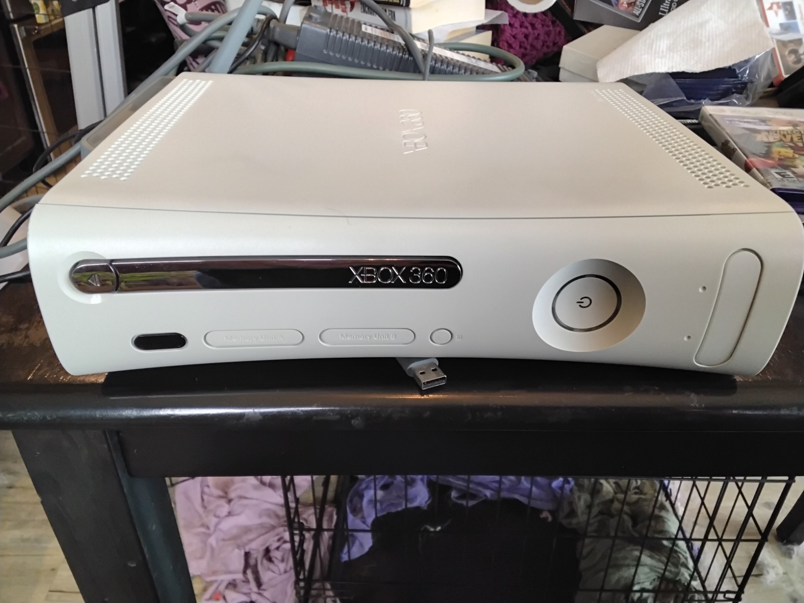 Microsoft Xbox 360 Pro System Bundle 60GB White Console 3 Games, Controller