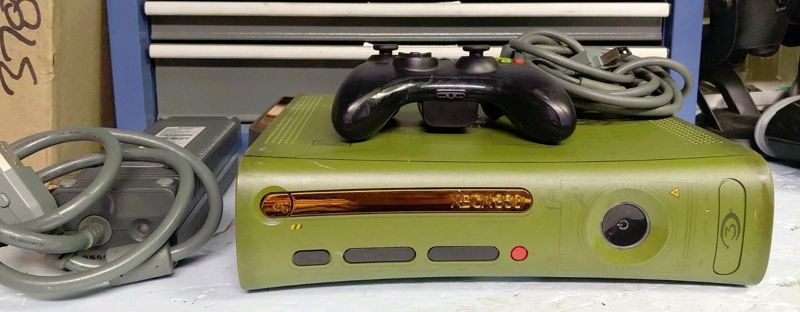 Microsoft Xbox 360 Halo 3 Special Edition W Matching HDD And Wireless Controller