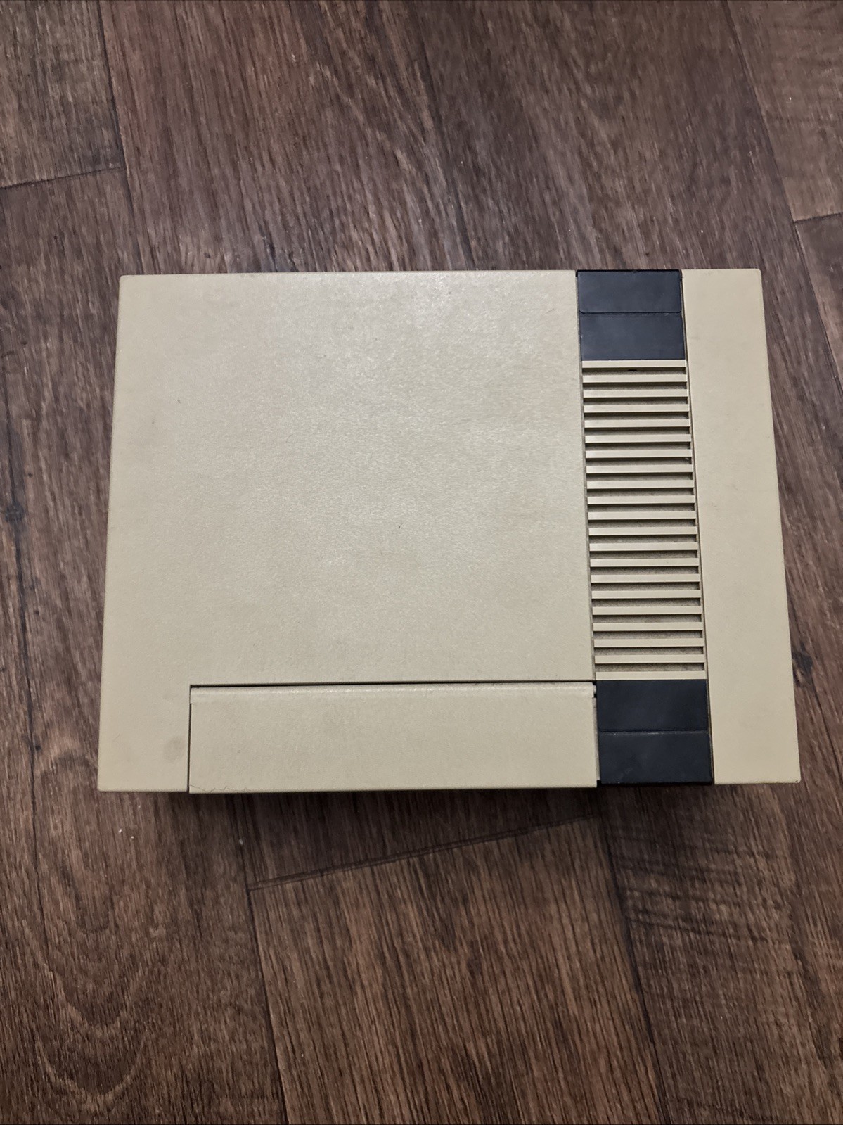 NES-001 W/ 2 Original Controllers and 1 Game