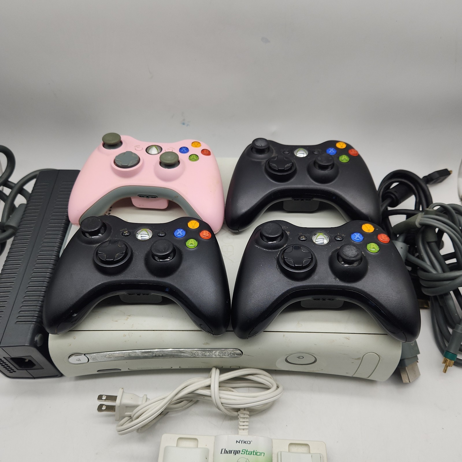 Microsoft XBox 360 Pro Video Game Console Gaming System w/Wireless Controller.W1