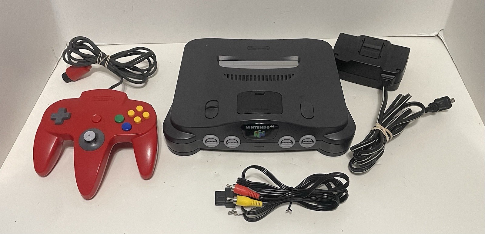 Nintendo 64 N64 NUS-001 Japan With One Red Controller