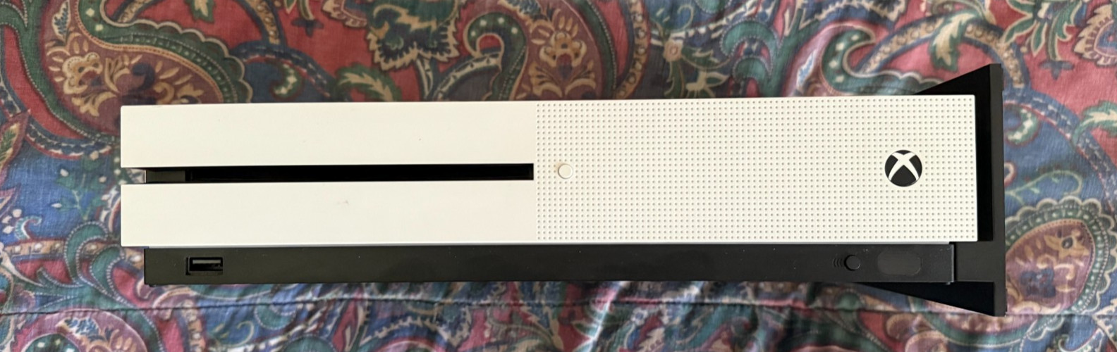 Xbox One S 1TB Console – White (XBS1TB) w/ Carbon Black Controller