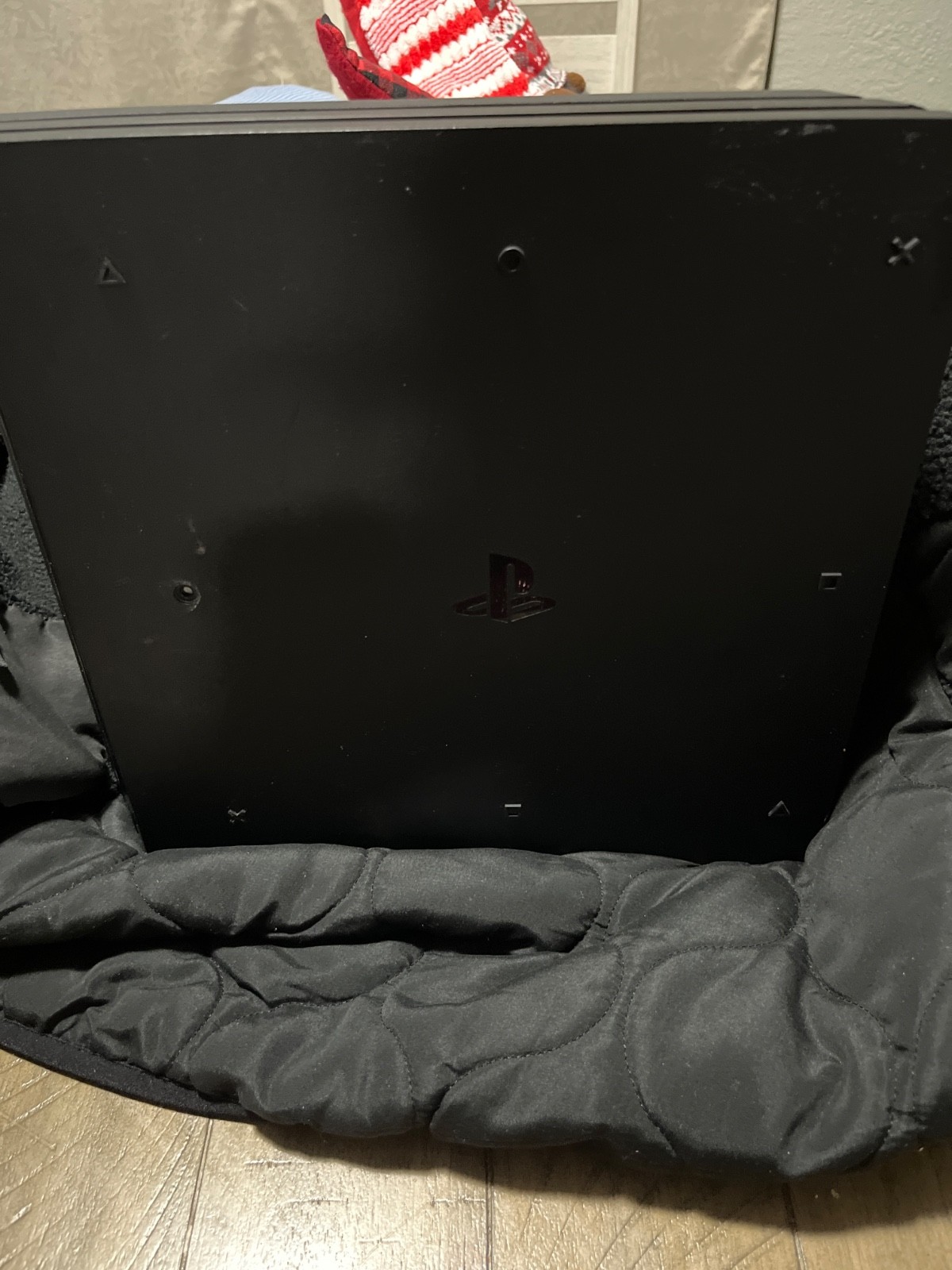 Black Sony ps4 pro console 512 mb with 1 controller