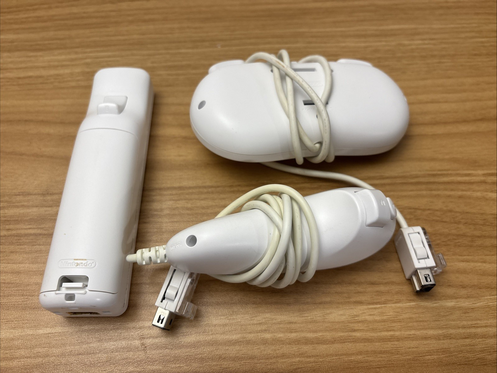 Nintendo Wii RVL-001 Bundle 1 Controller 1 Nunchuk 1 Game Controller Wii Bag