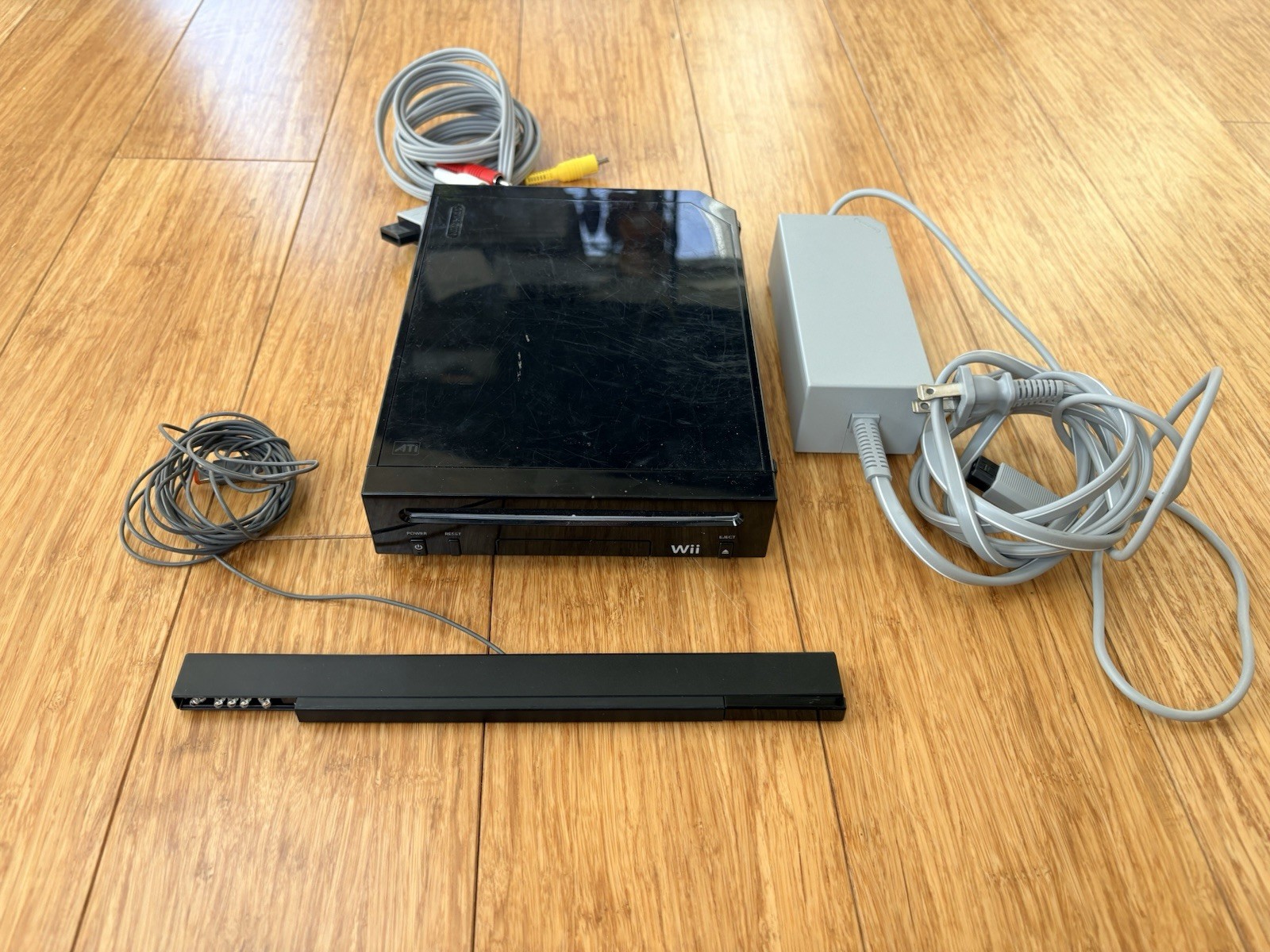 Nintendo Wii Console Black RVL-101 With Cords Tested-powers On
