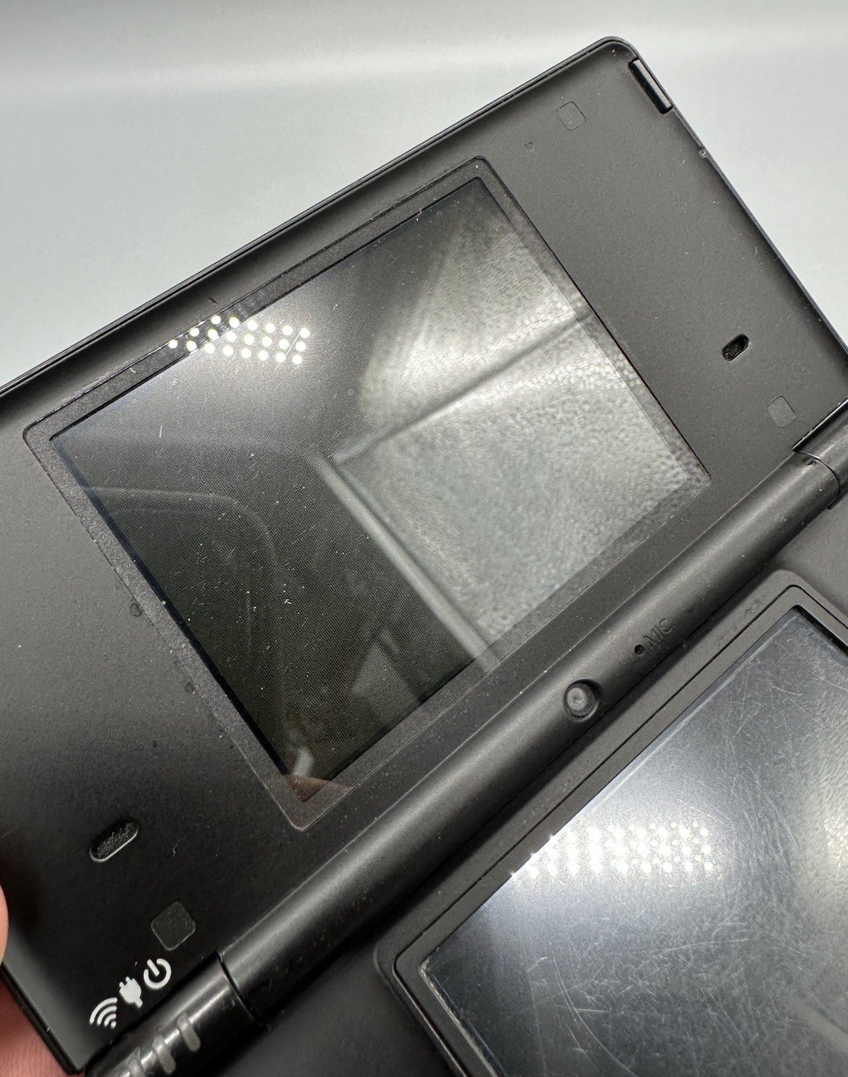 Nintendo DSi Handheld Game Console TWL-001 Black With Charger Tested Working