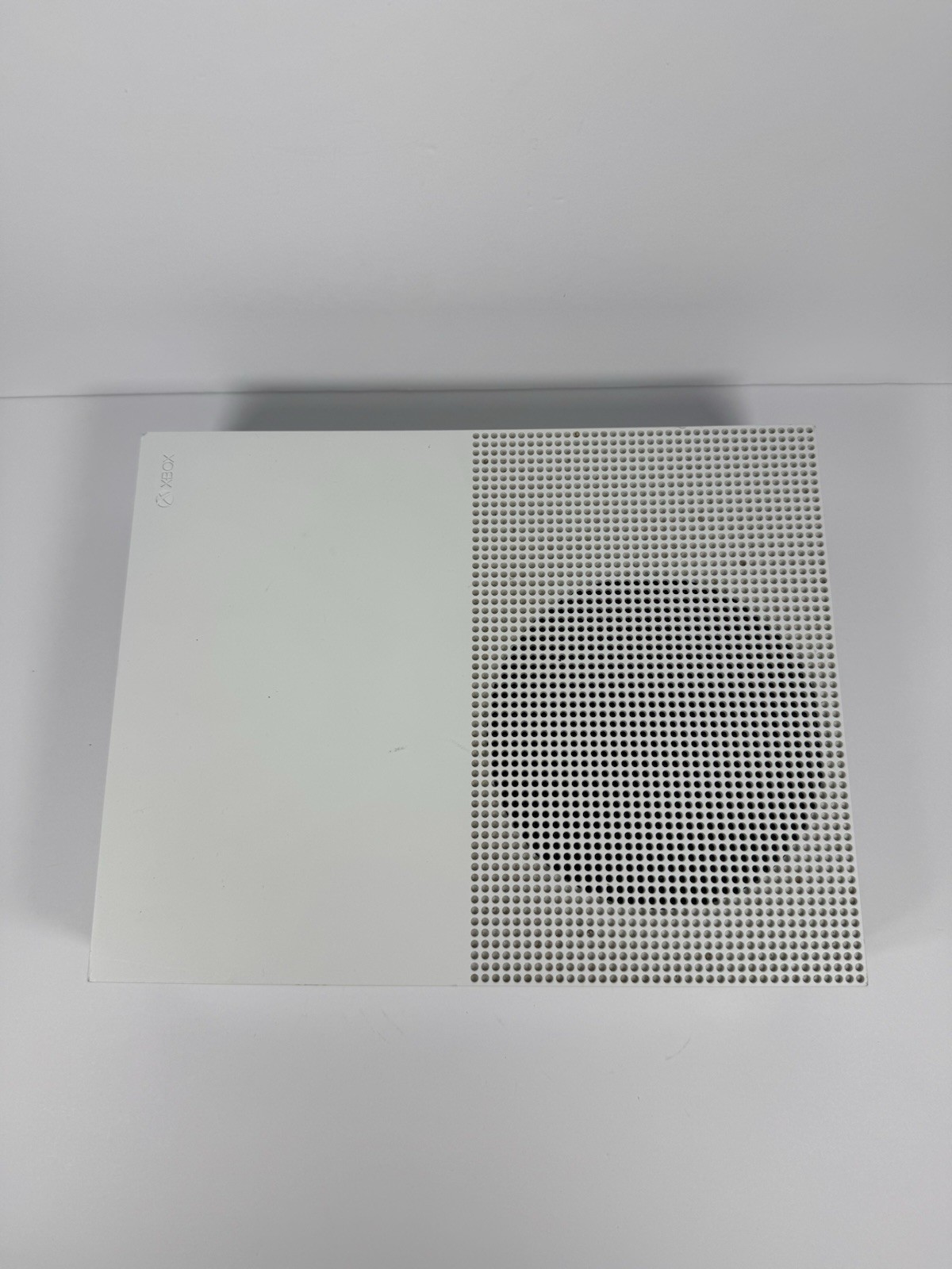 Microsoft Xbox One S White Console 1TB – Controller + Cables