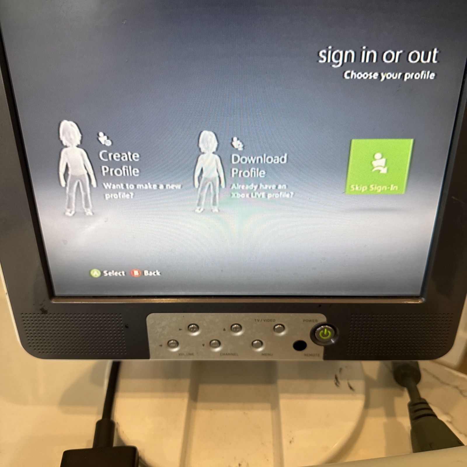 Microsoft Xbox 360 Pro Console-White-TESTED Parts Due to age & Cleaning. Read!!