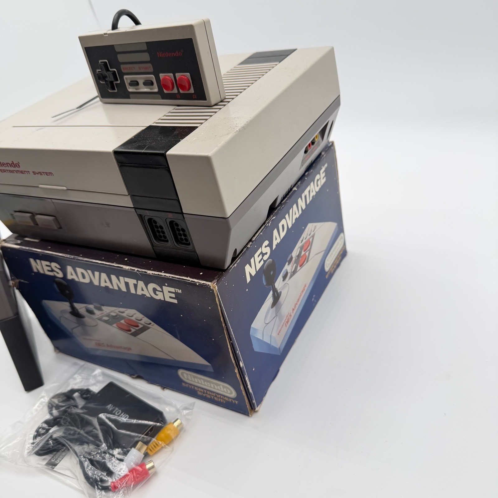 Nintendo Entertainment System NES Console Bundle Super Mario Bros W/ Av adapter
