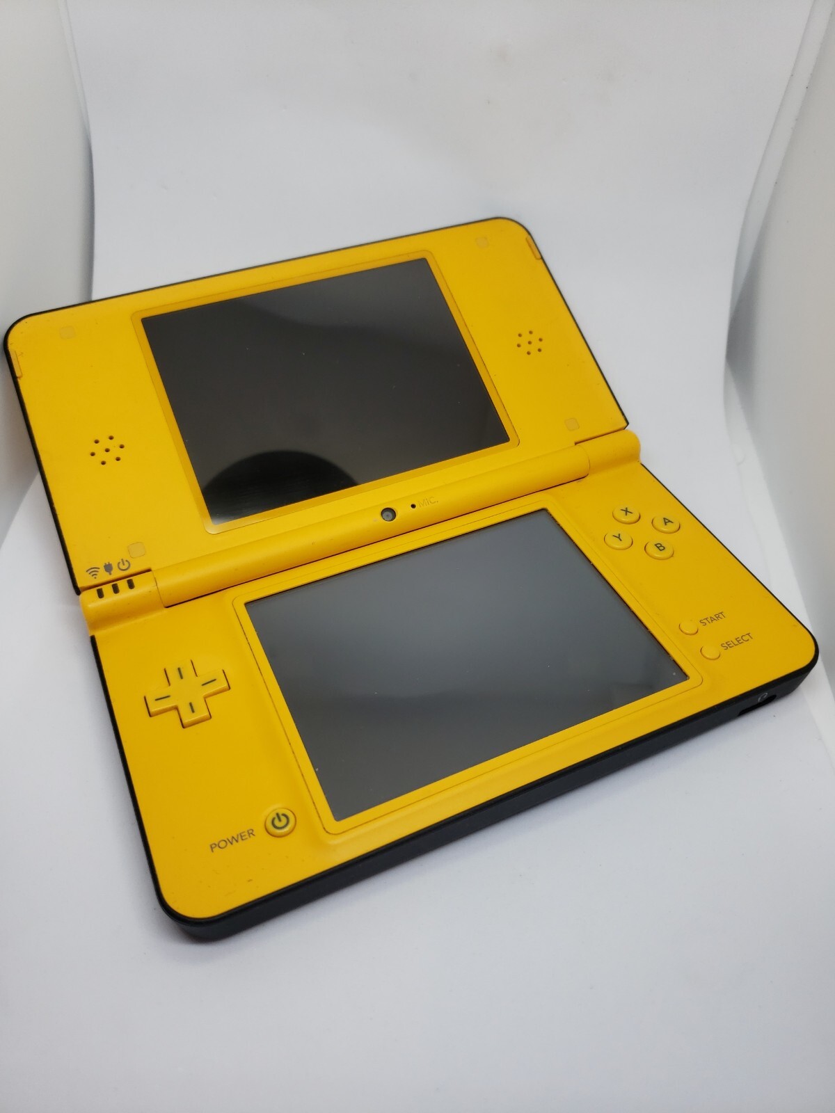 Nintendo DSi LL (JAPAN VERSION, Menu in Japan, USA Games work!) Ships from USA!!