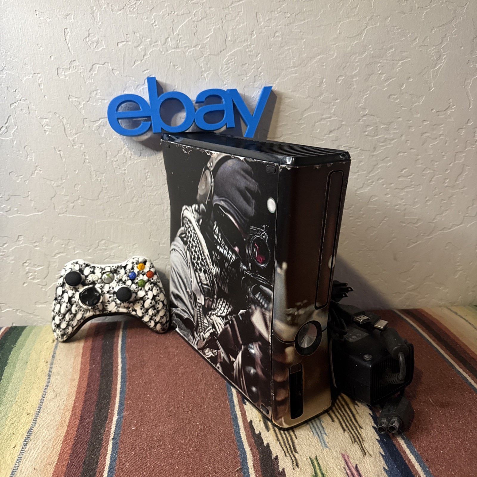 Microsoft Xbox 360 Slim 250GB Console Bundle – COS Black Ops Skin
