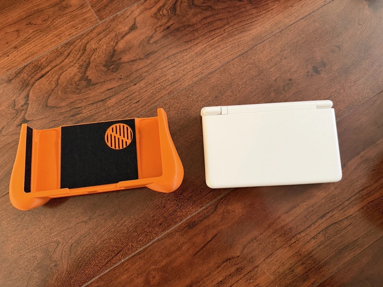 AYN Thor Pro – 256gb Storage 12GB RAM – White – BATCH 4