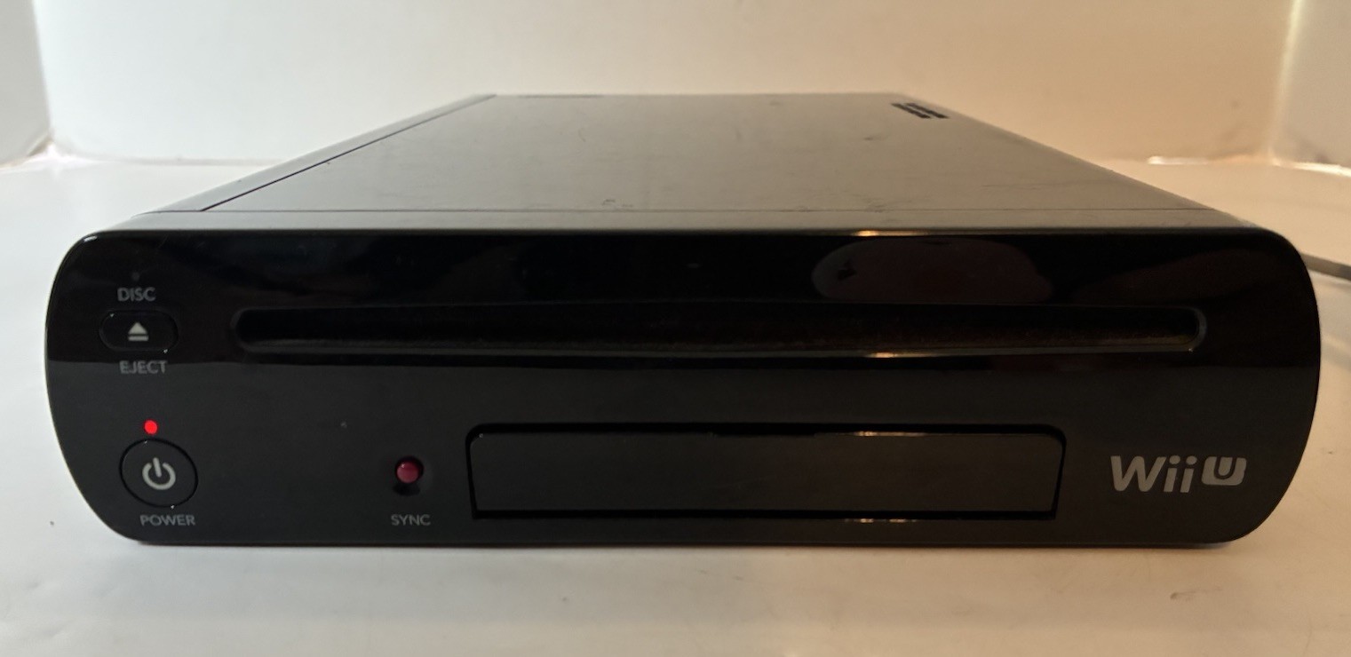 Nintendo Wii U 32GB Deluxe Console & Charger Only WUP-101(02)