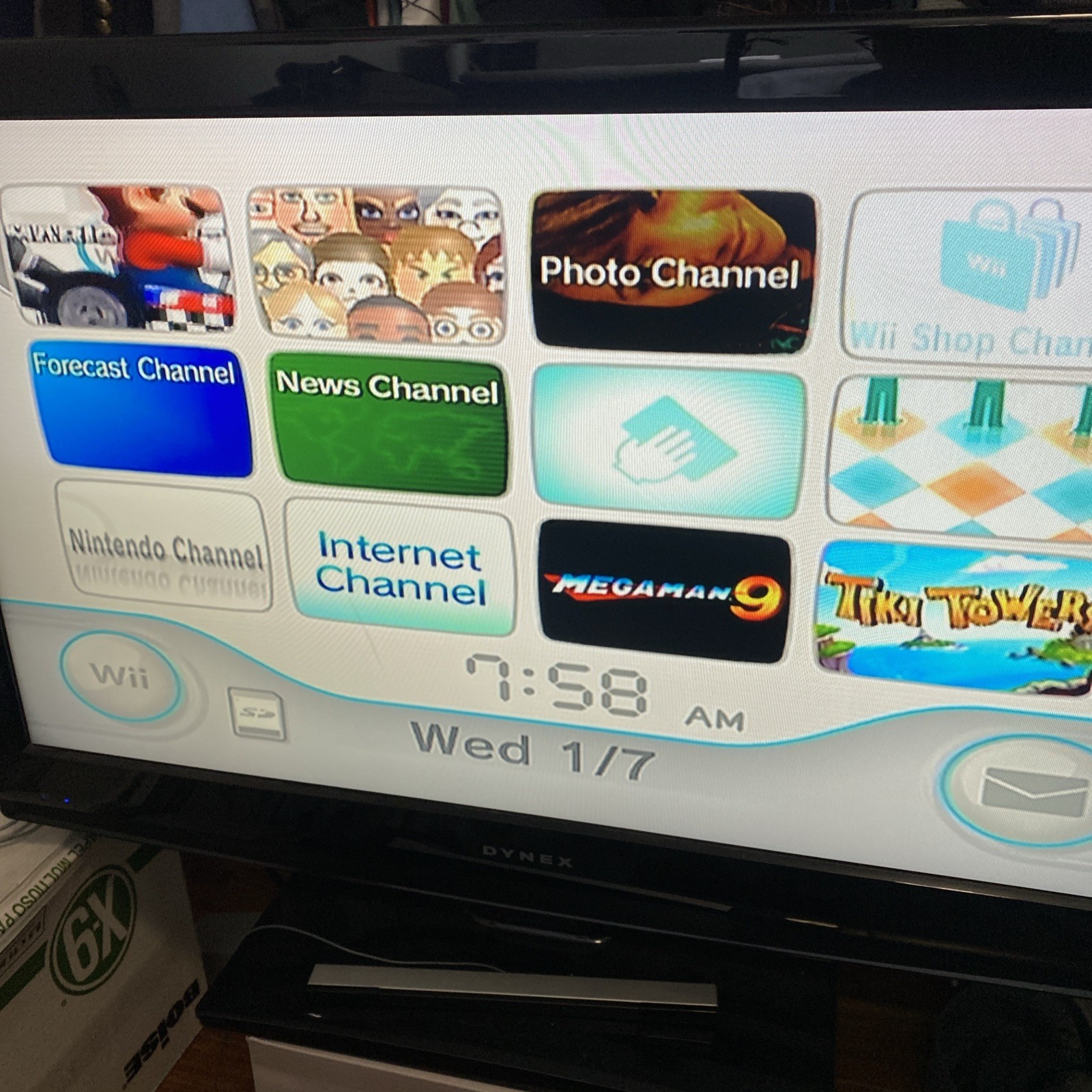 wii console bundle W/4 Controllers Extra Game Cords 2 Games. As Is. Tested Works