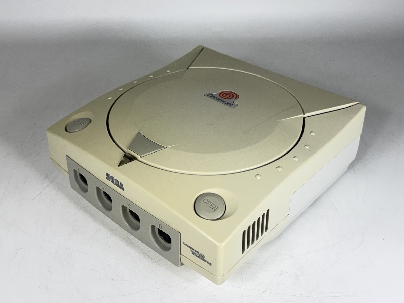 SEGA Dreamcast Home Console Bundle with Controller, 6 Games & Cables – TESTED