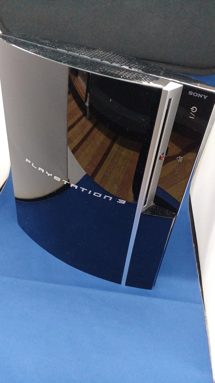 Sony PS3 Cechl00 80GB Console with PS1/PS3/DVD/BD Compatible Used