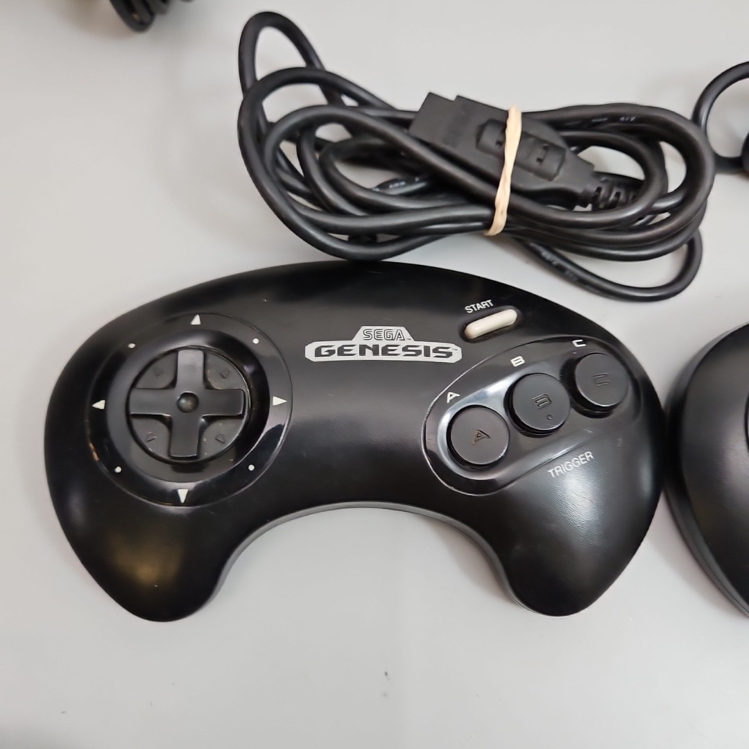 SEGA GENESIS Console MK-1601 System 1st Model, 2 OEM Controllers, Sonic 2 & more