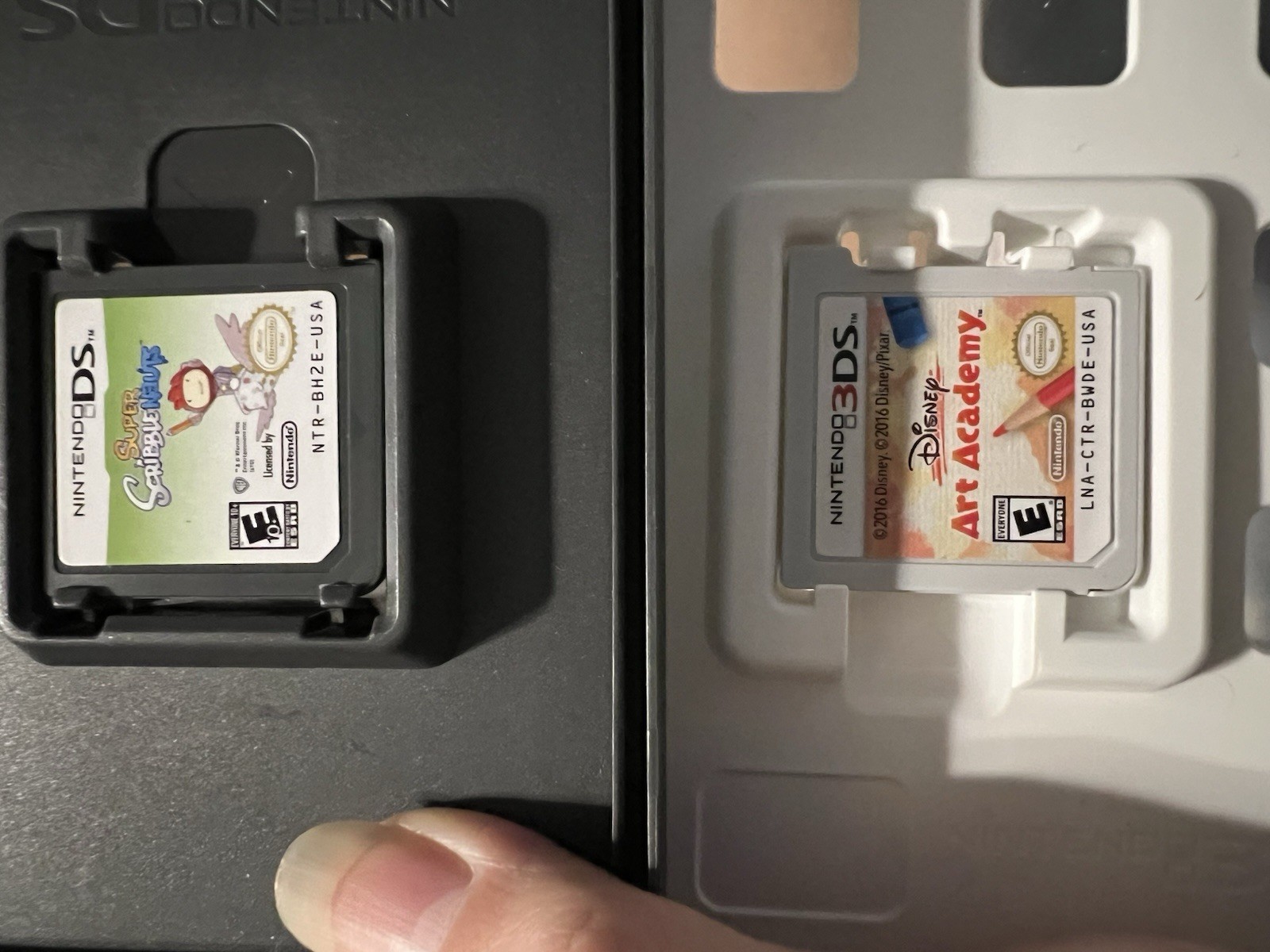 Nintendo 3DS CTR-S-USZ Black & Gray Console games SD card bundle works.
