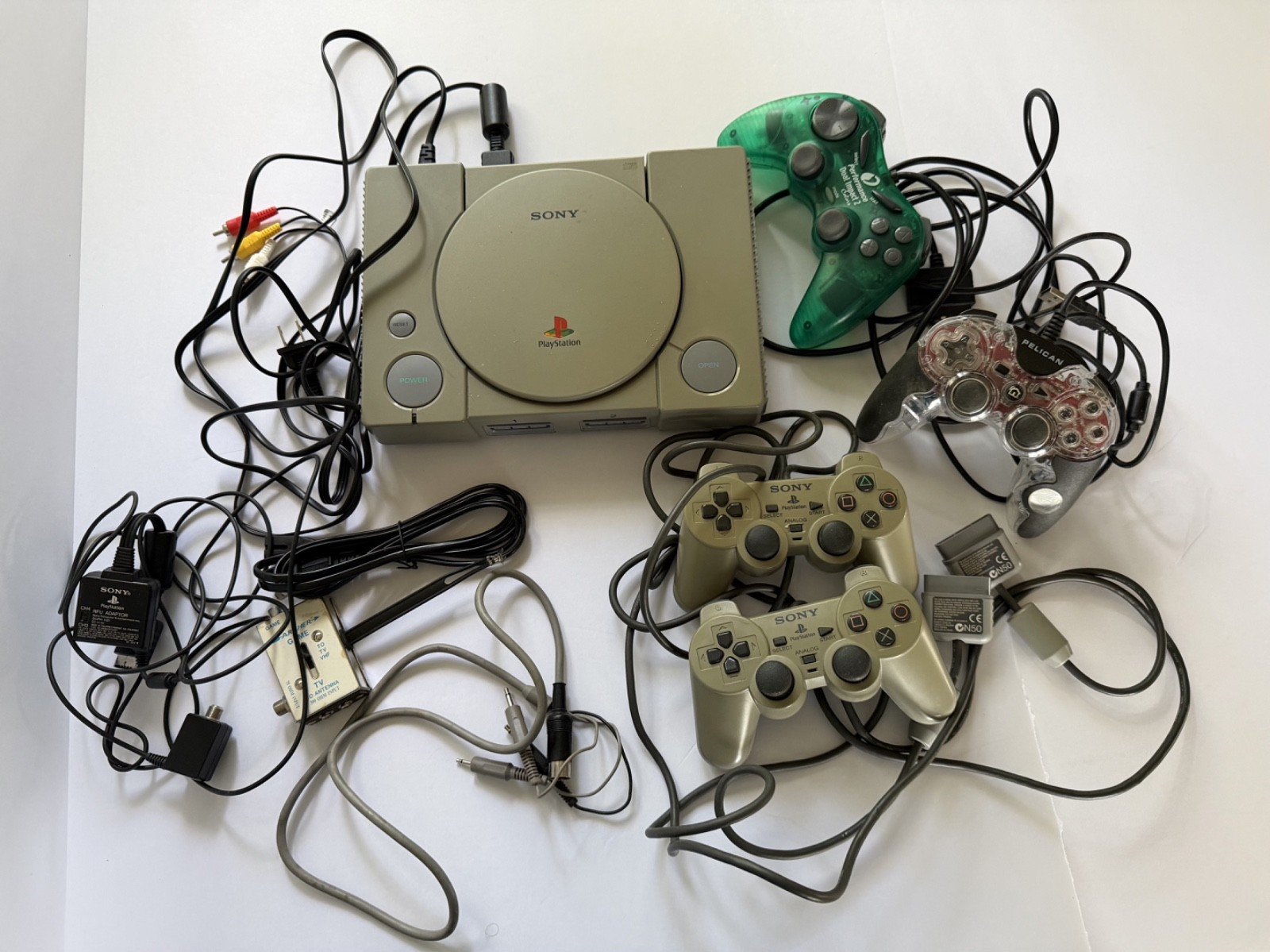 Vtg. Sony PlayStation 1 SCPH-7001 Retro 1998 w/9 games, NOT TESTED