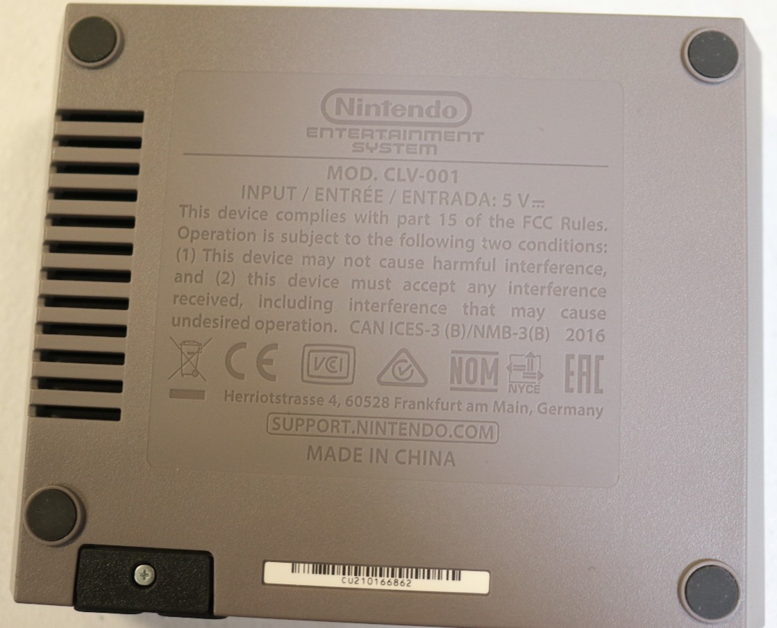 Nintendo NES Classic Mini Console w/Case 2 Controllers Cords TESTED (61301)