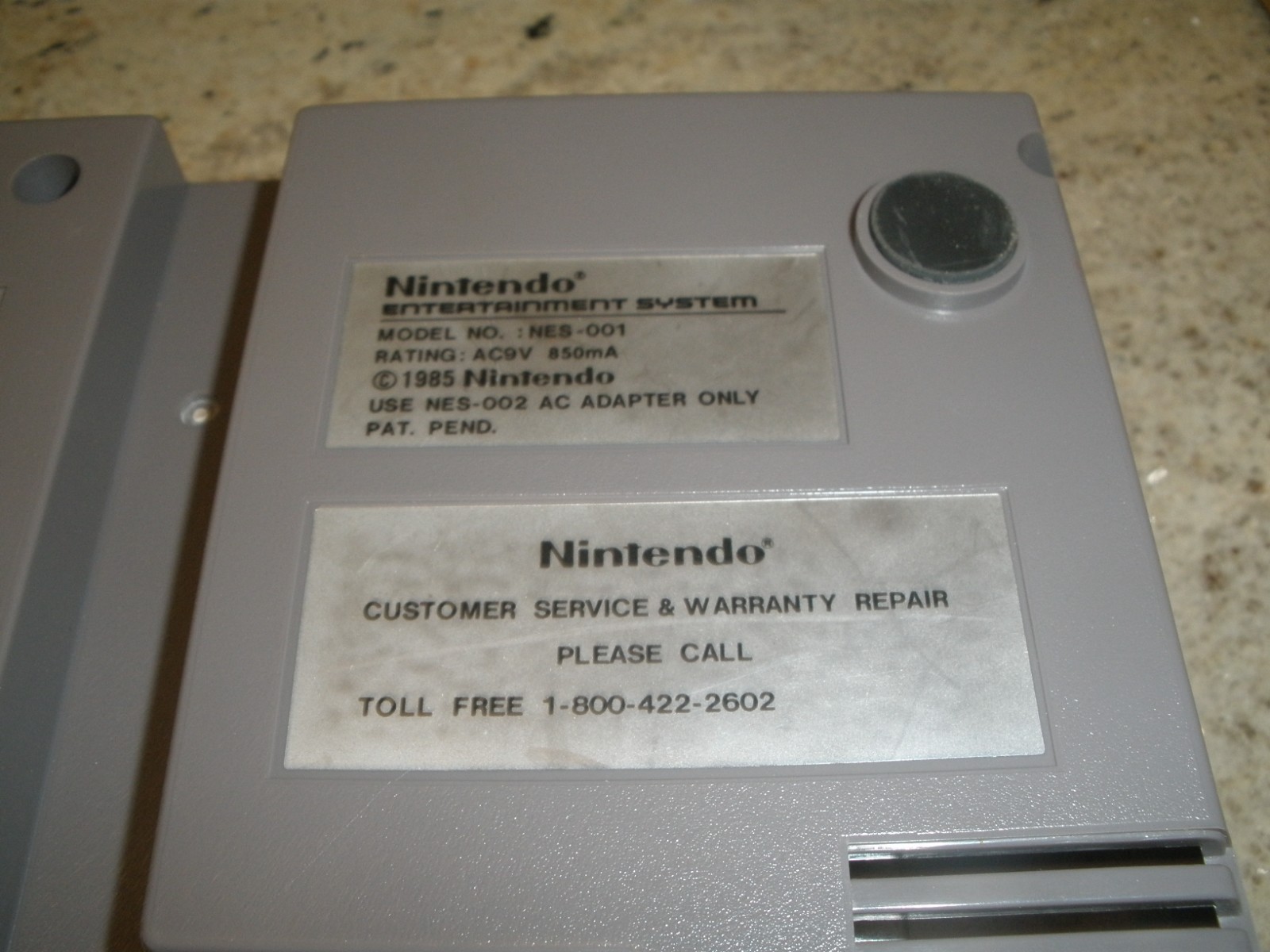VINTAGE NINTENDO NES HOME CONSOLE TESTED WORKS NES-001 WITH GAME
