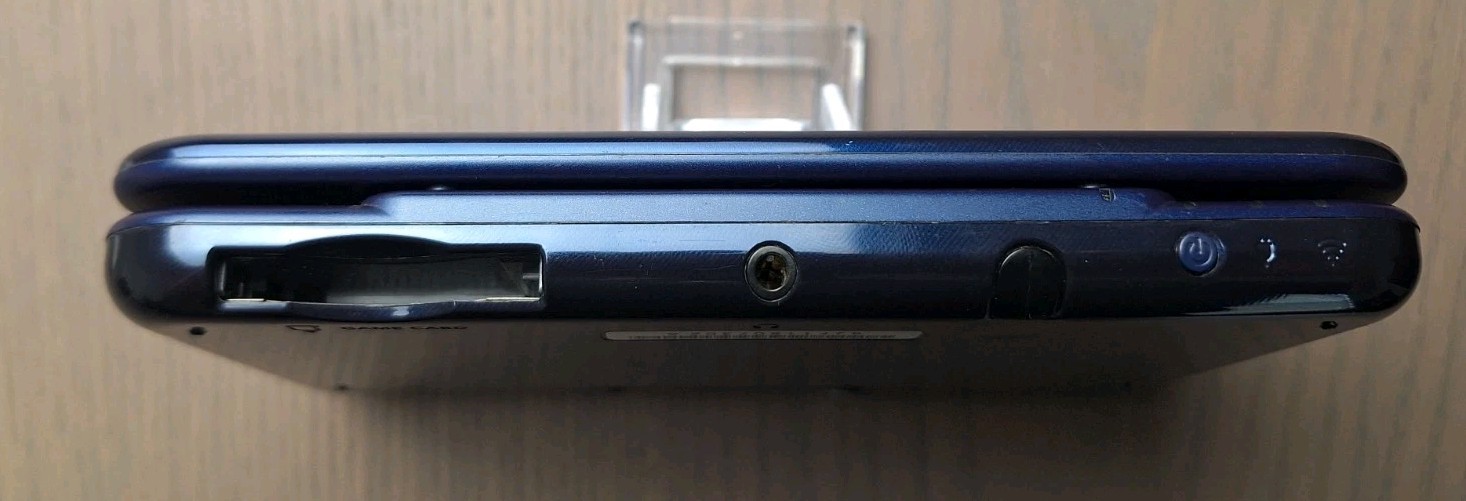 New Nintendo 3DS XL Metallic Blue Charger + 32GB SD Card | Region Free TOP IPS