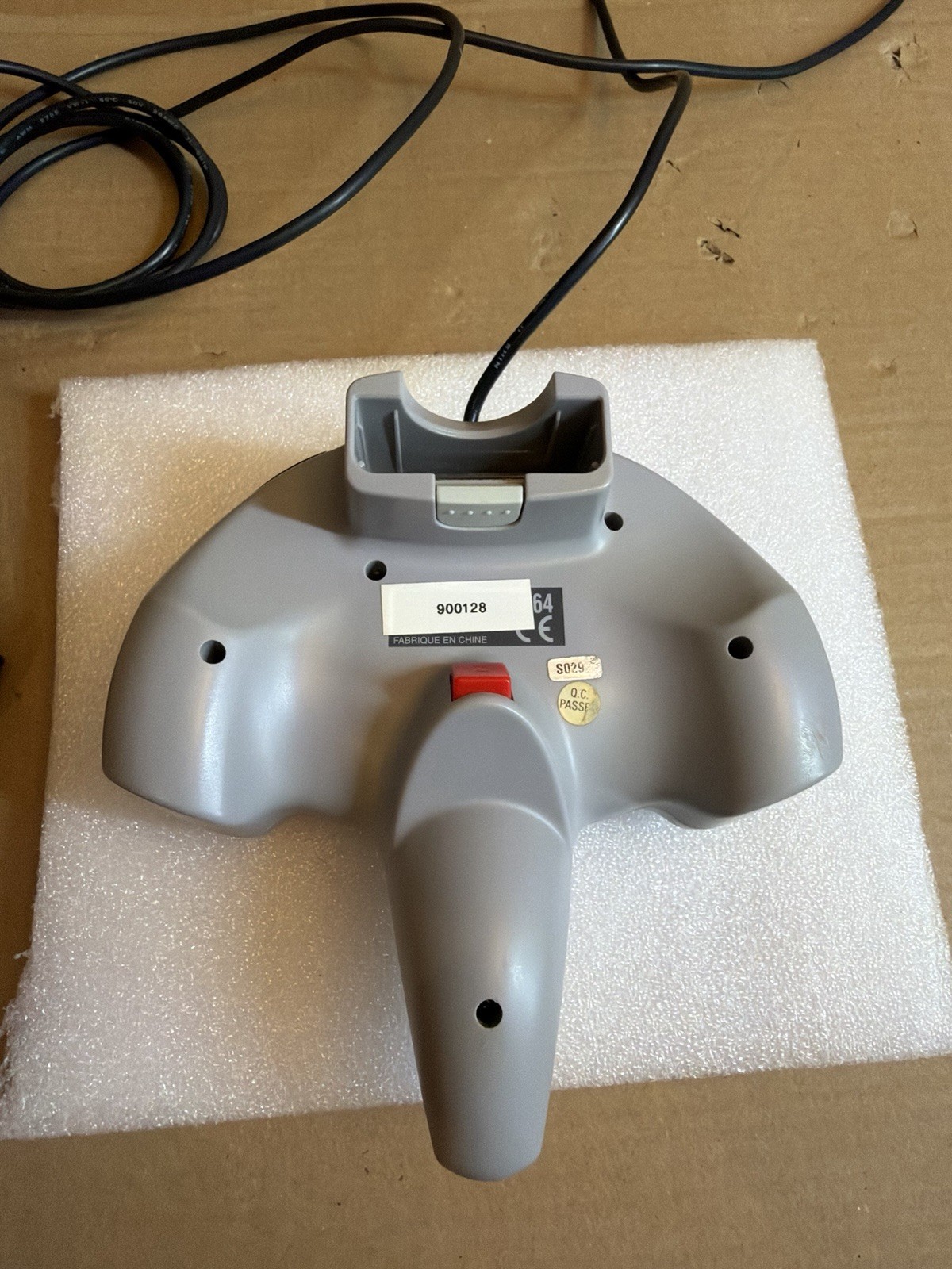 Nintendo 64 NUS-001(USA) Grey Console Bundle w/ 2 Controllers, AV/Power Wires