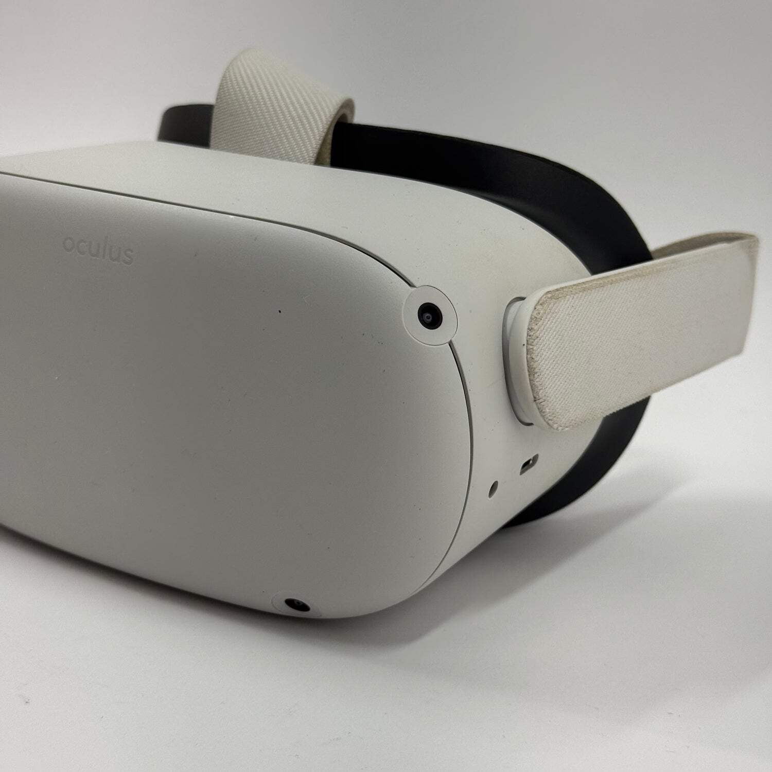 Oculus Quest 2 64GB Standalone All-in-One VR Headset KW49CM