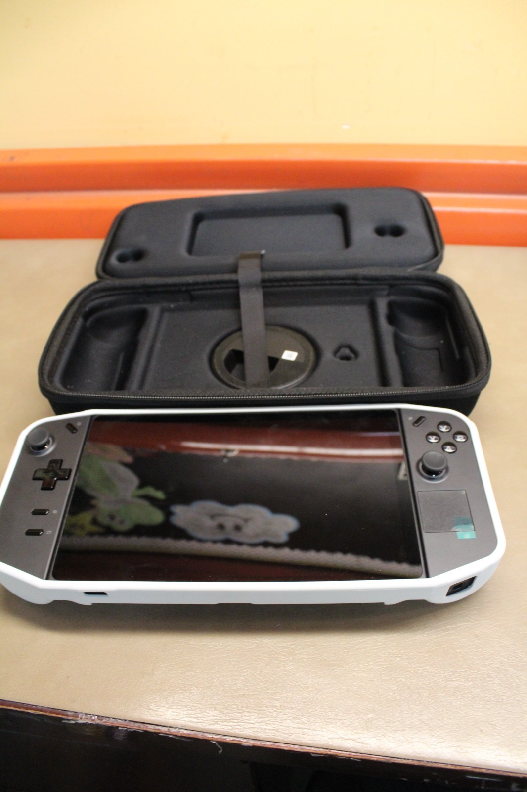 Lenovo Legion Go 8APU1 512GB Handheld Console AS IS READ