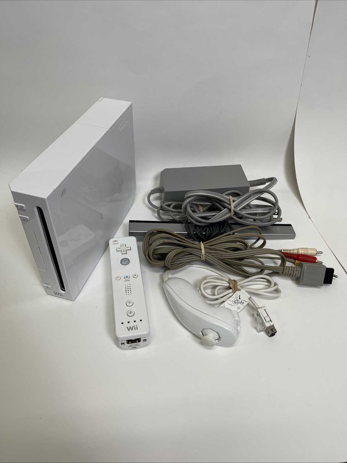 Nintendo Wii Console With Wiimote Controller, Nunchuck & Cords – Tested