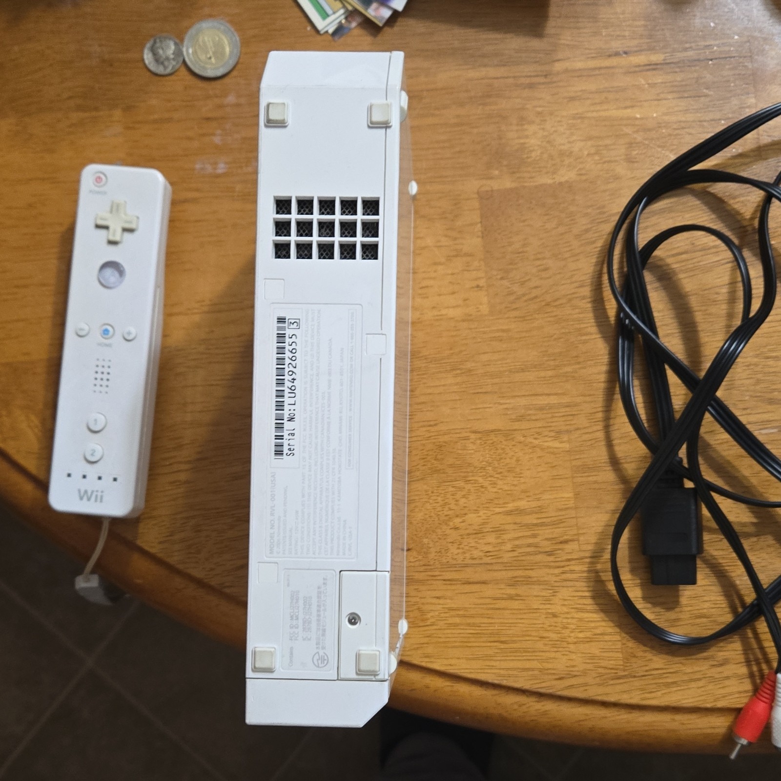 Nintendo Wii RVL-001 White NTSC 512MB 480p Wi-Fi w/ Remote & AV RCA Cable