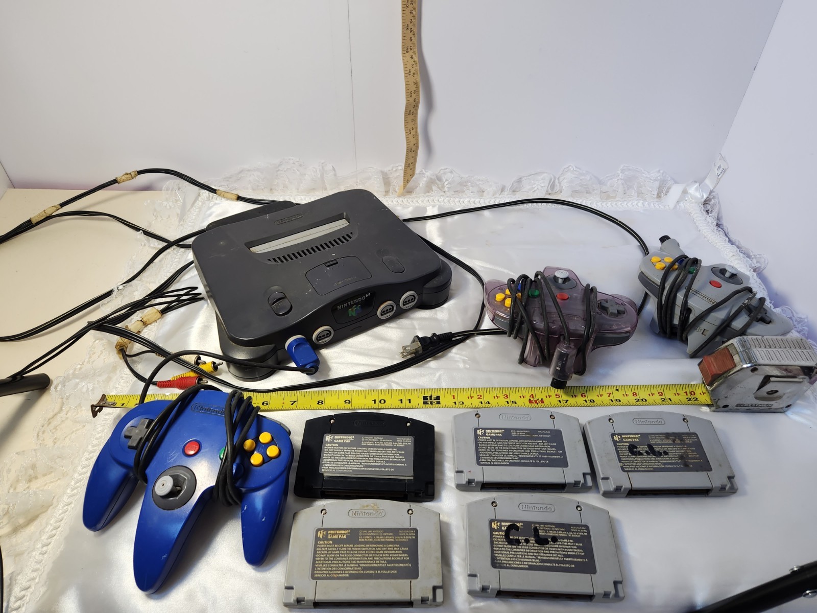 Nintendo 64 Console Bundle Three Remotes Mario Party 1,2+ Mario Kart DKR+WFNM