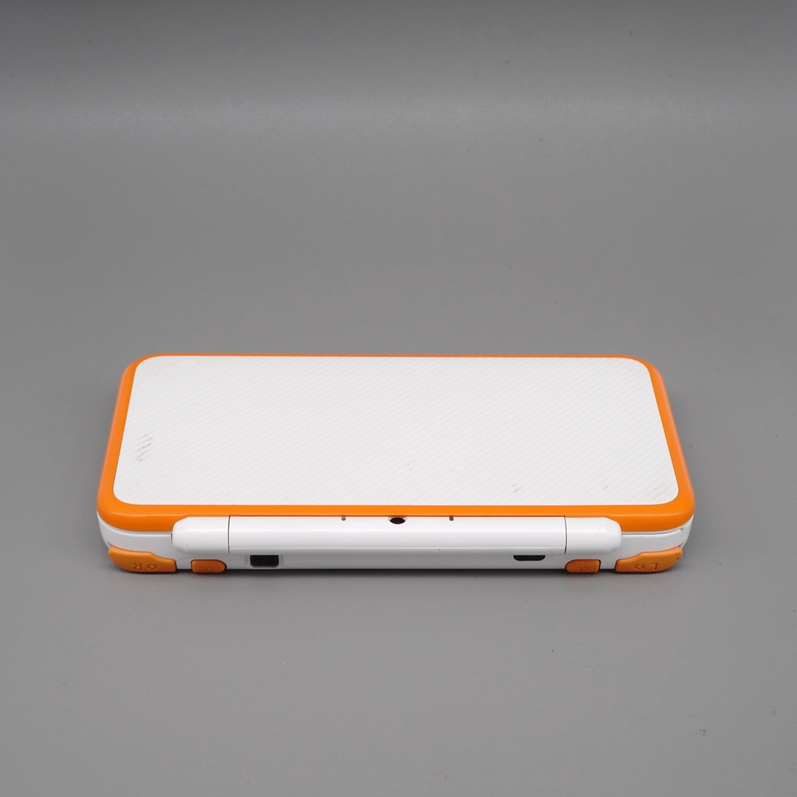 Nintendo «New» 2DS XL Console White & Orange w/ extras (USA)