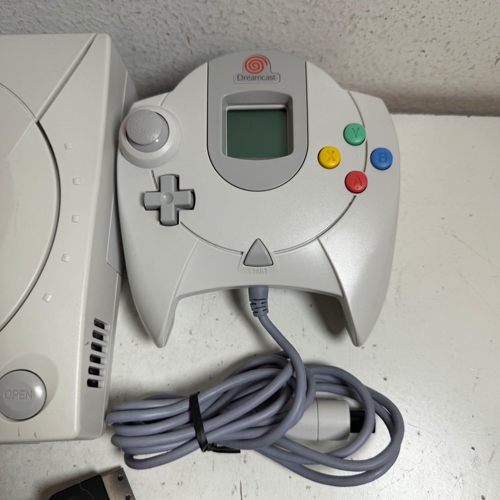Sega Dreamcast HKT-3020 White Home Video Gaming Console With Controller