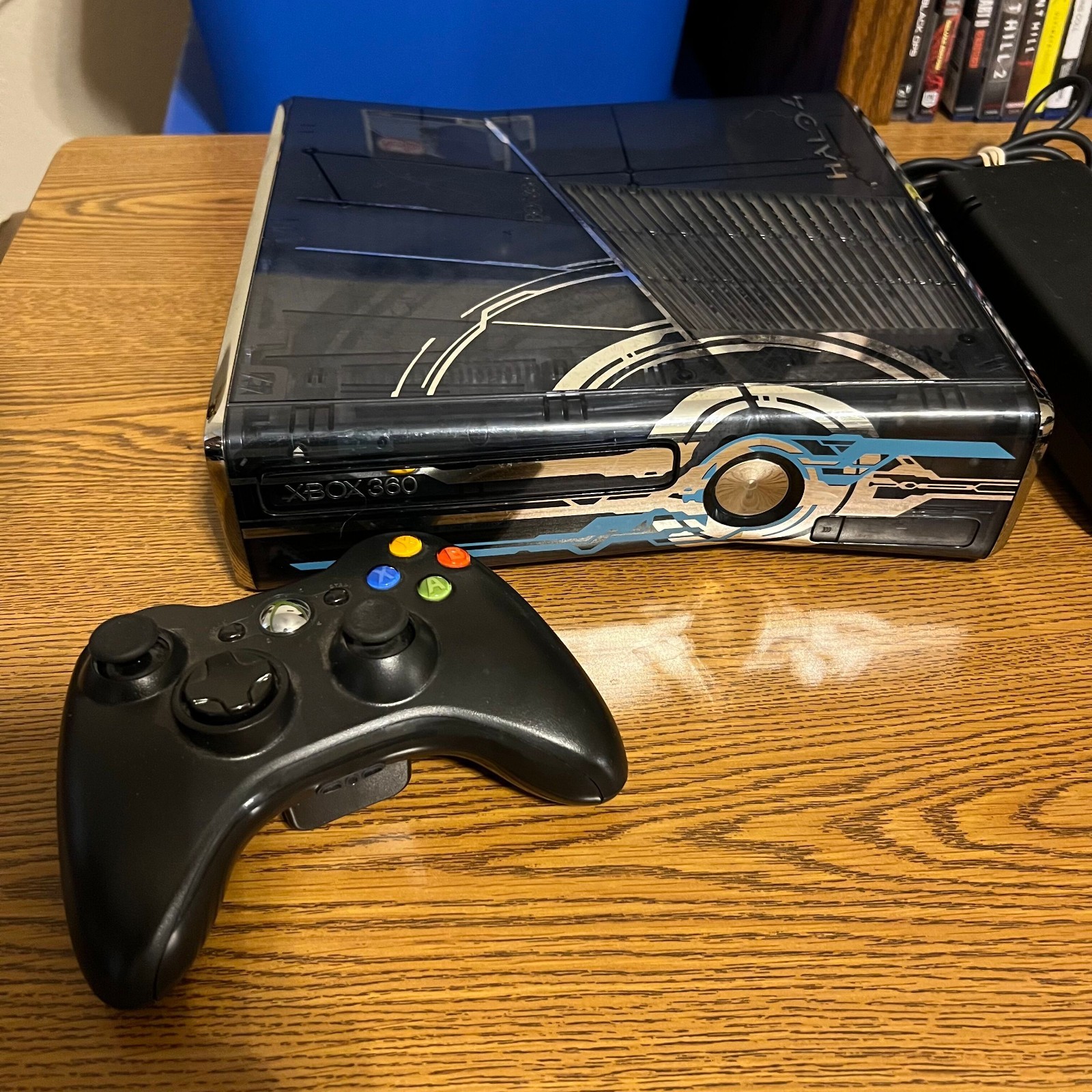 Microsoft Xbox 360 S 320GB Console Gaming System Halo 4 1439