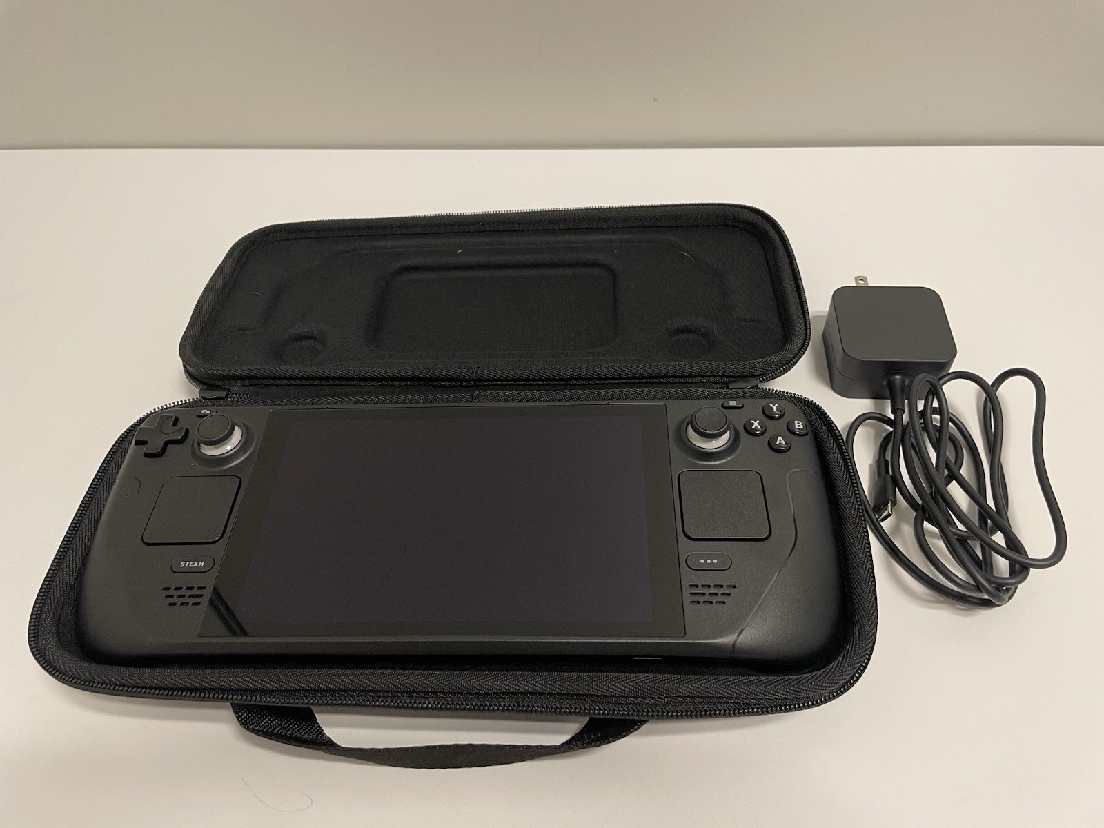 Valve Steam Deck Handheld Console 256GB – Mint. With SD Card, Case + Charger