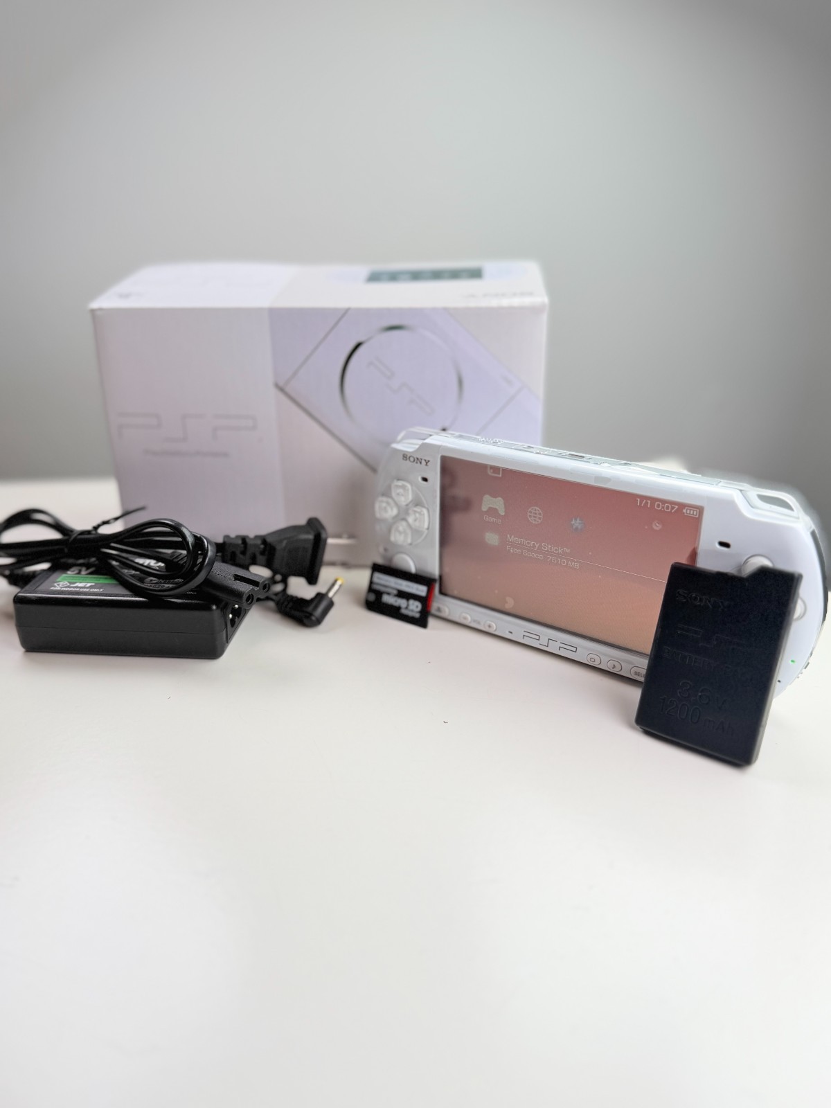 psp 3000 pearl white edition