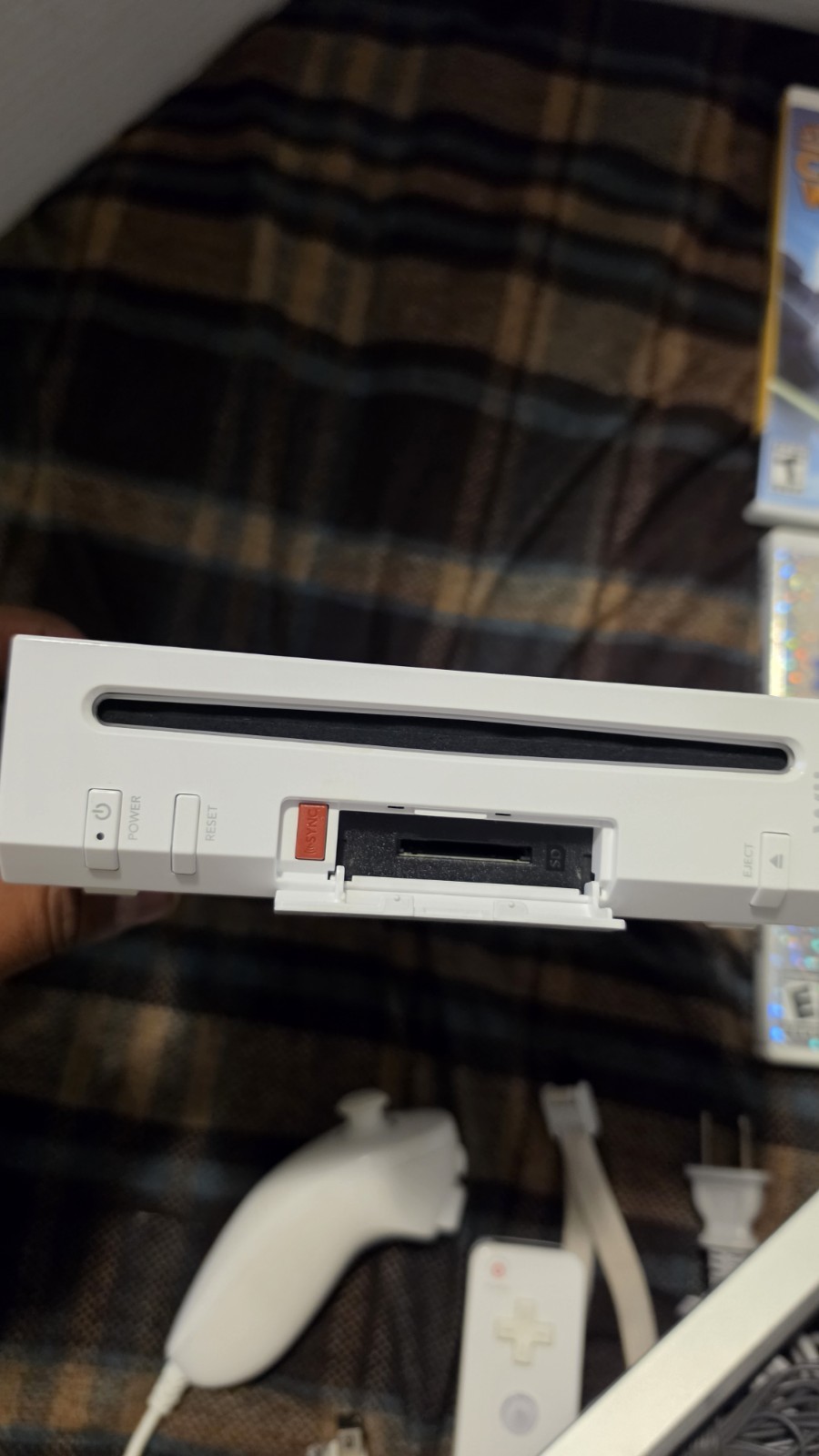 Nintendo Wii RVL-001 512 MB Home Console – White Bundle with 4 Games