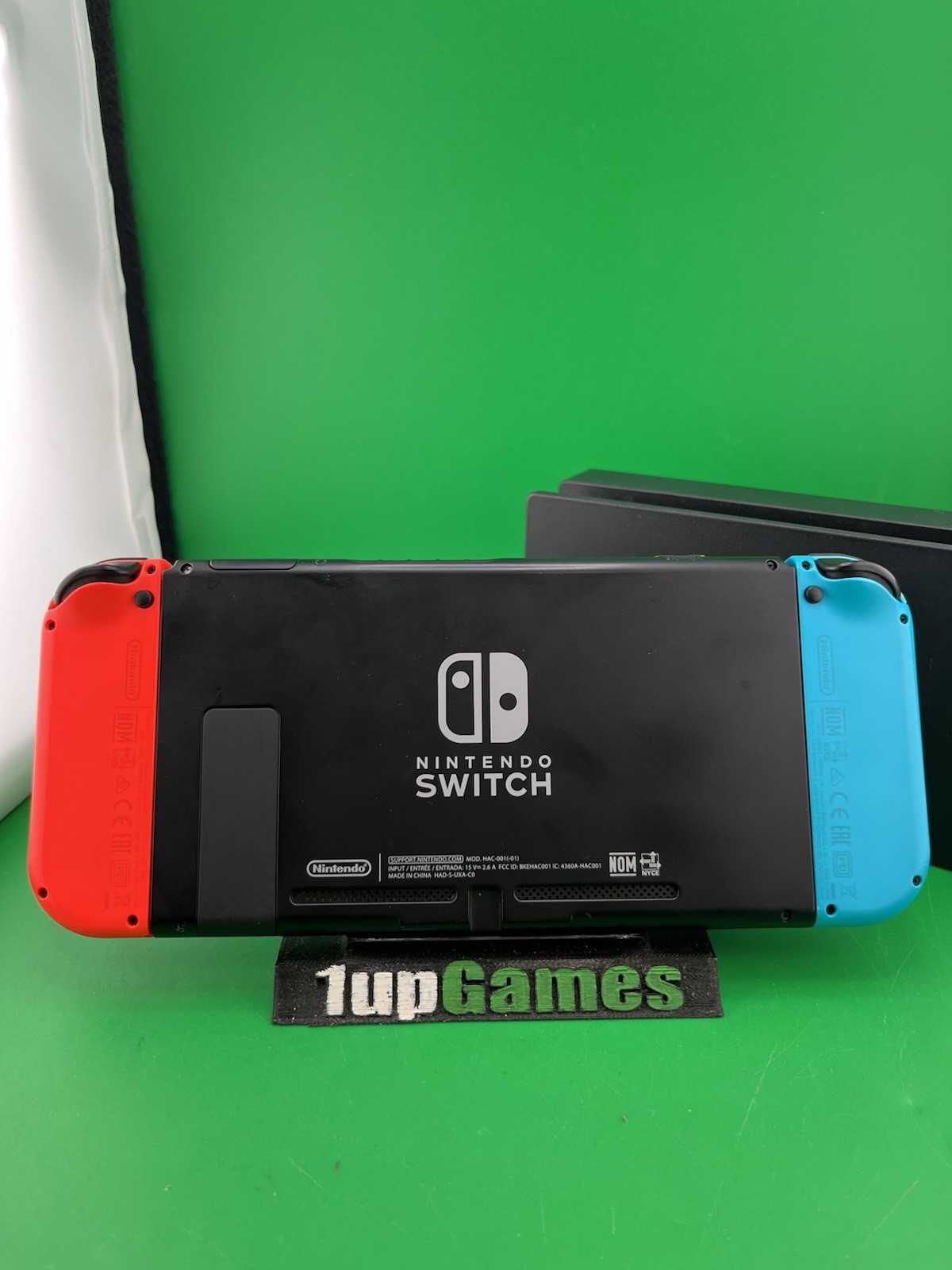 Nintendo Switch – w/ Neon Red & Neon Blue Joy-Con In Good Condition (T41)
