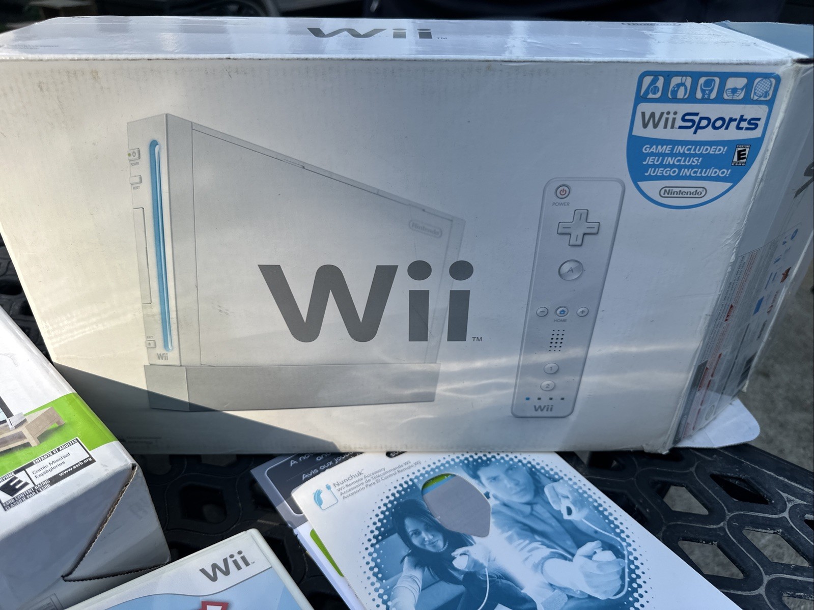 Nintendo Wii Play & Sports Console W/ 4 Games Remotes Original Box Original Box