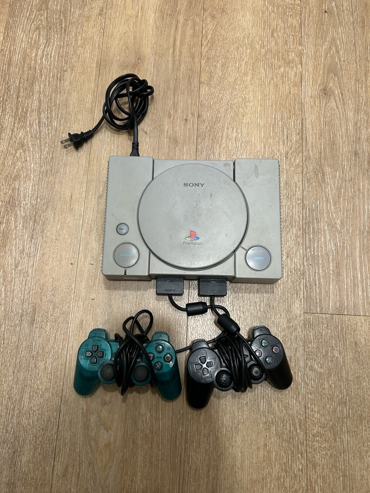 Sony PlayStation PS1 Console Bundle – 2 Controllers – Tested Power