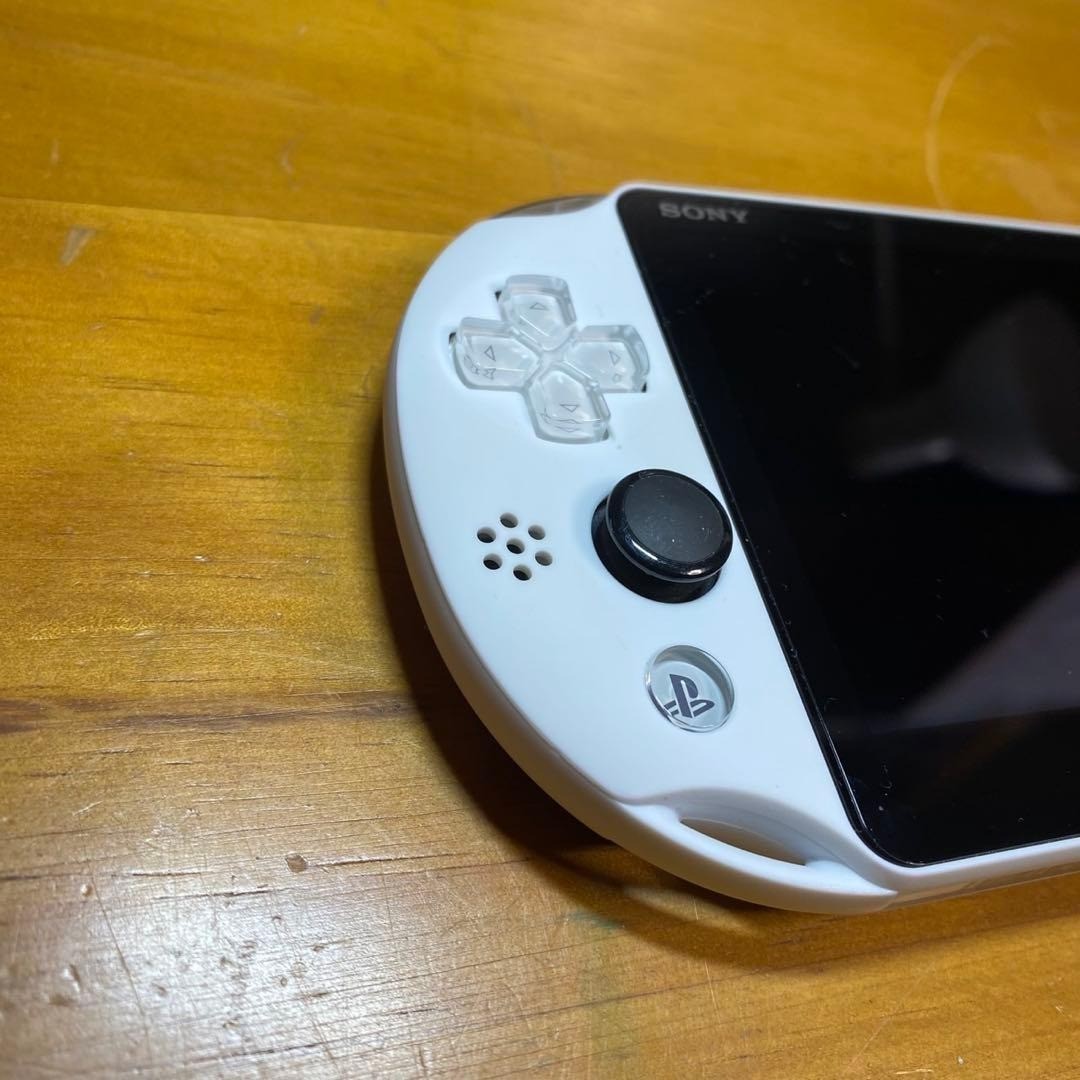 PSVITA 2000 Console, Glacier White 6257 From Japan