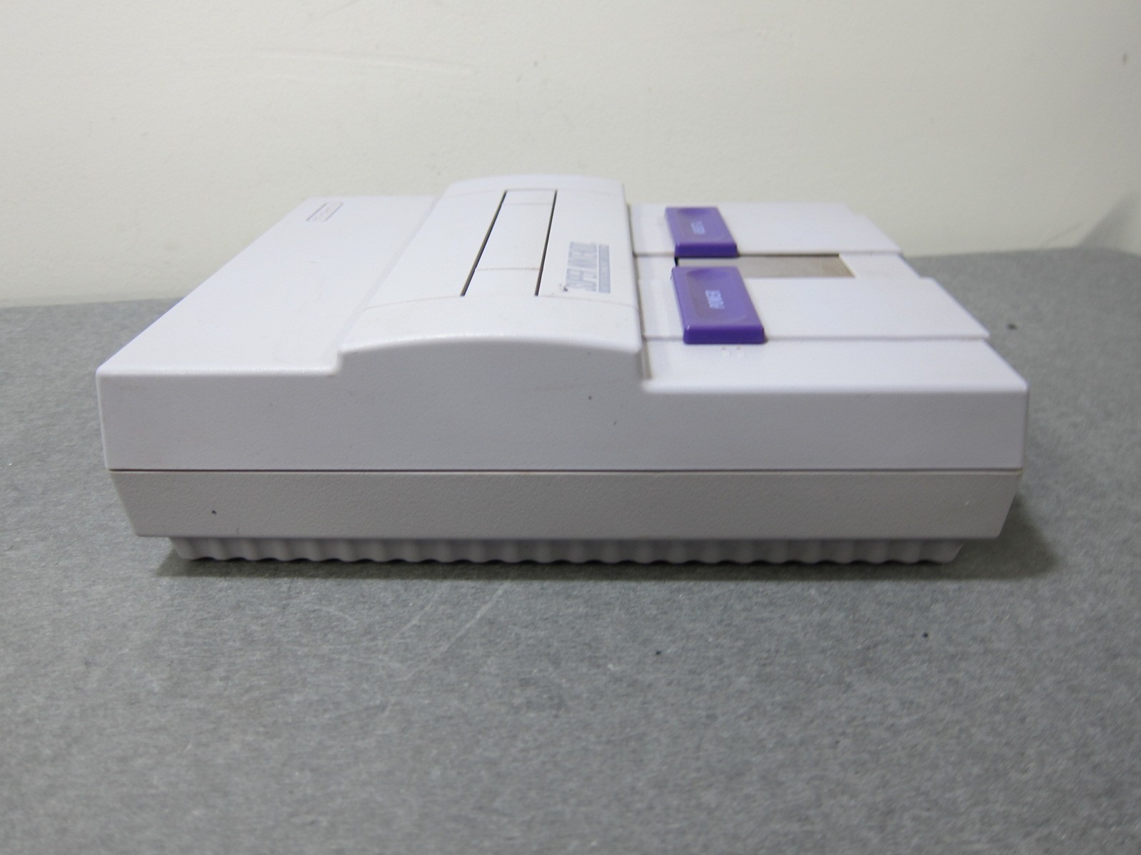 Super Nintendo SNES Console SNS-001 w/ Original Power Adapter & Controller