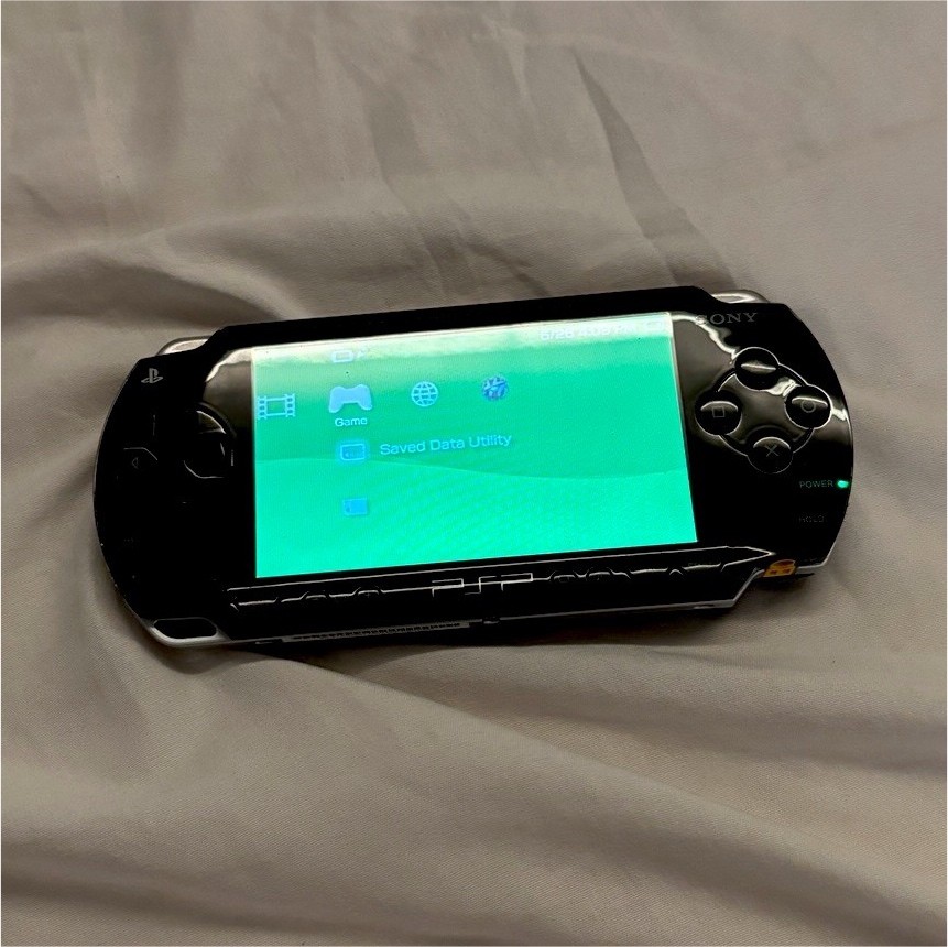 Sony PSP Go Black Handheld System Console for Sony PSP w/ Headphone Jack