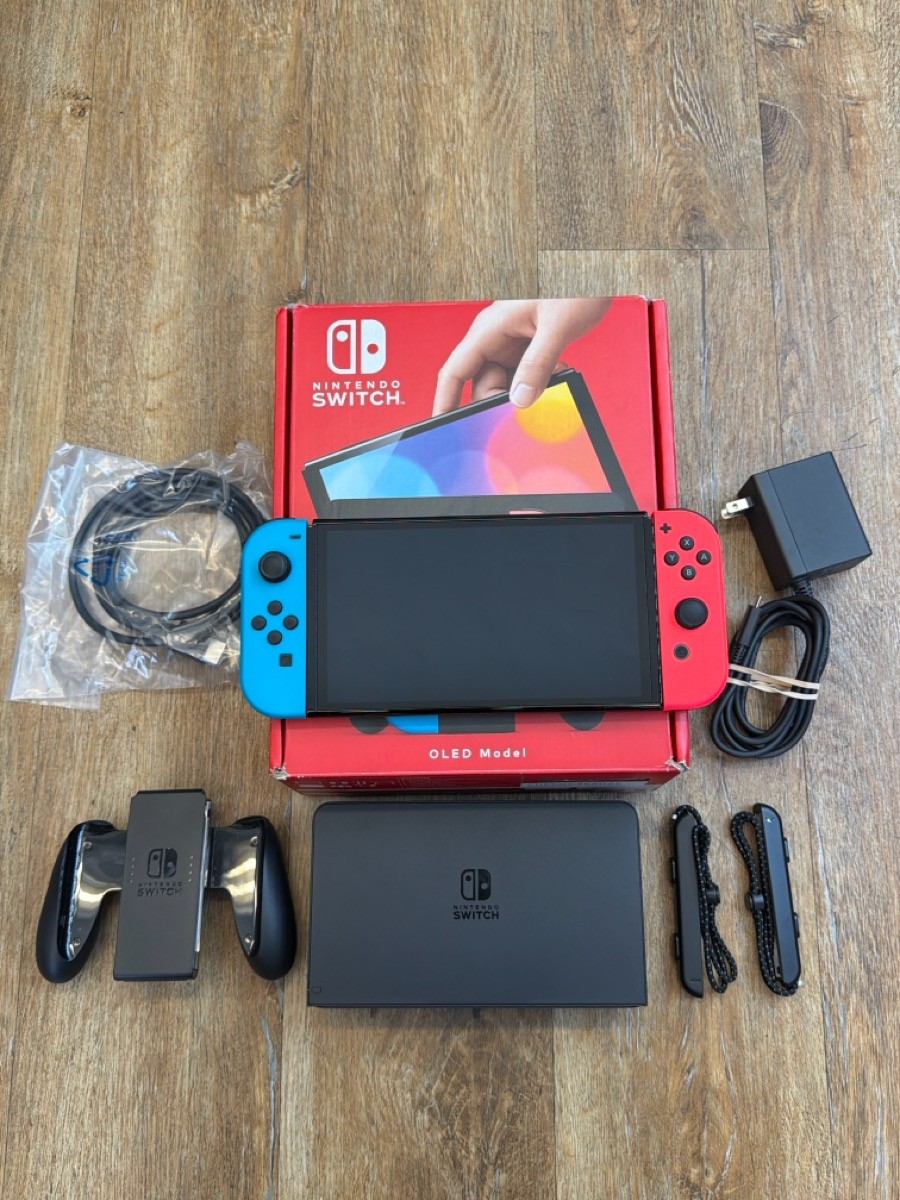 NINTENDO SWITCH HANDHELD – OLED – HEG-001 (SBL012484)
