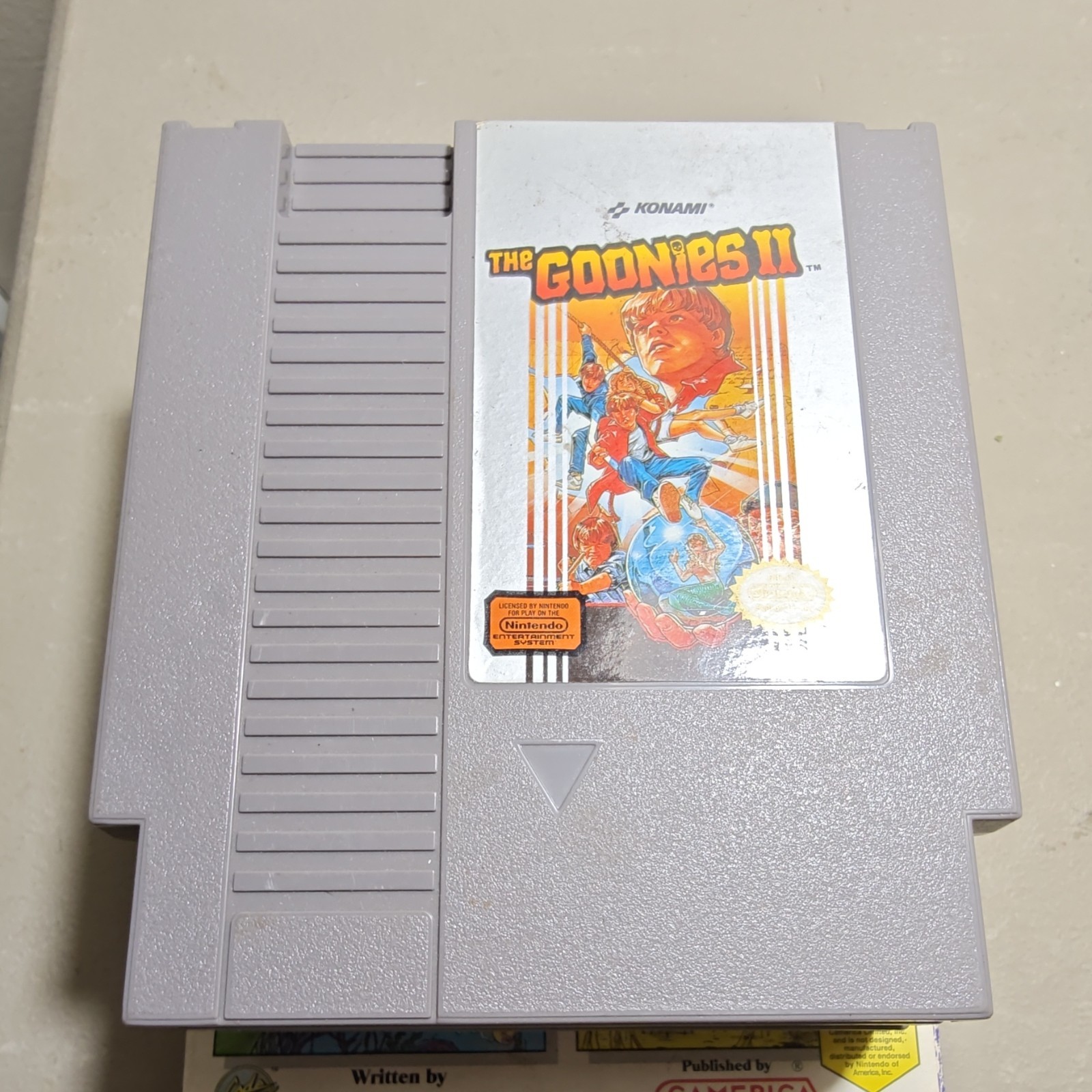 Nintendo NES-001 Console with Controller and 6 Game Cartridges