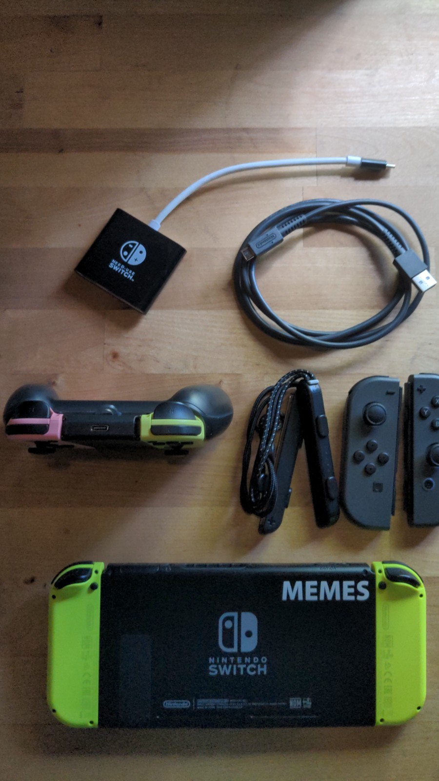 Nintendo Switch Bundle – Complete Setup + 3 Pairs of Controllers + 7 Games