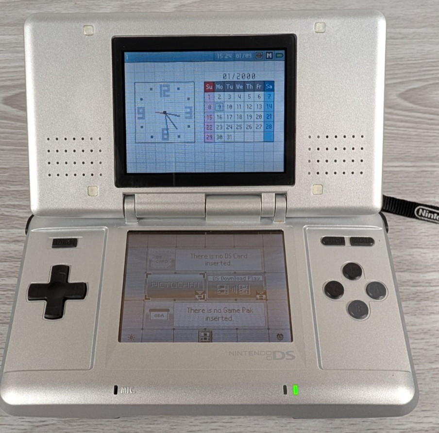 Nintendo DS NTR-001 Silver Bundle Mario Kart, SM64, Final Fantasy, DS SLOT ISSUE