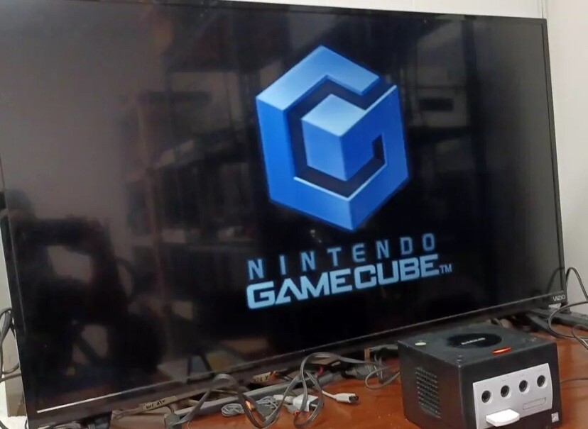 Nintendo Gamecube Bundle, 3 Games +2Controllers + 16mb Card , NO CORDs Works!!