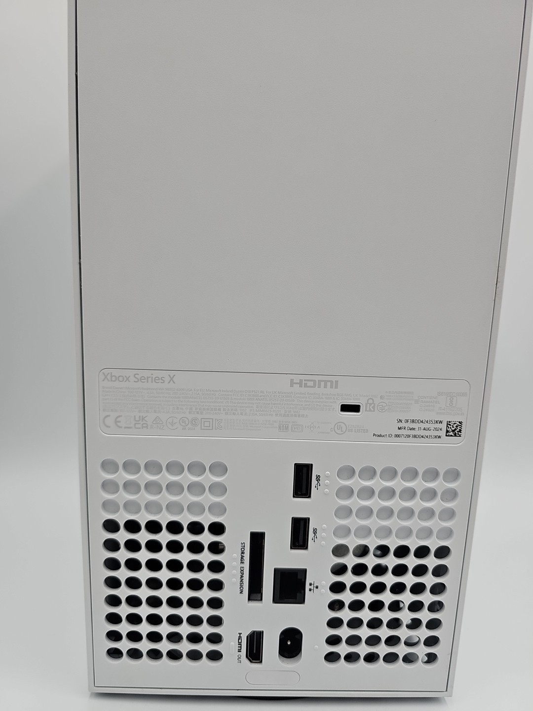 Microsoft Xbox Series X 1TB Digital Console 1882 – (2024) White Xbox Controller